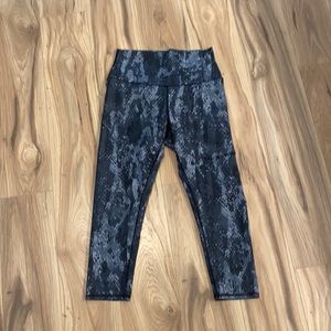 ALO YOGA Airbrush Cropped Leggings